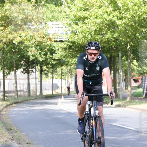 11.08.2024 - GEWOBA Citytriathlon Bremen H.Heesch http://msf.ph/oto/6769200 11.08.2024 10:25:54 Radfahren 12, 13, 36, 54, 93 meine-sportfotos.de