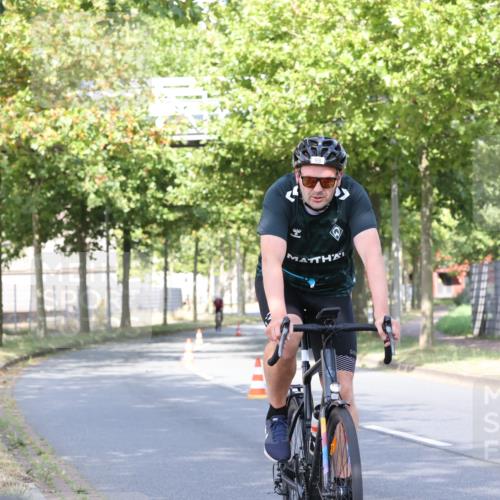 11.08.2024 - GEWOBA Citytriathlon Bremen H.Heesch http://msf.ph/oto/6769203 11.08.2024 10:25:54 Radfahren 12, 13, 36, 54, 93 meine-sportfotos.de