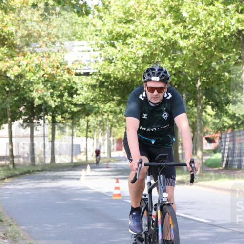 11.08.2024 - GEWOBA Citytriathlon Bremen H.Heesch http://msf.ph/oto/6769206 11.08.2024 10:25:54 Radfahren 12, 13, 36, 54, 93 meine-sportfotos.de