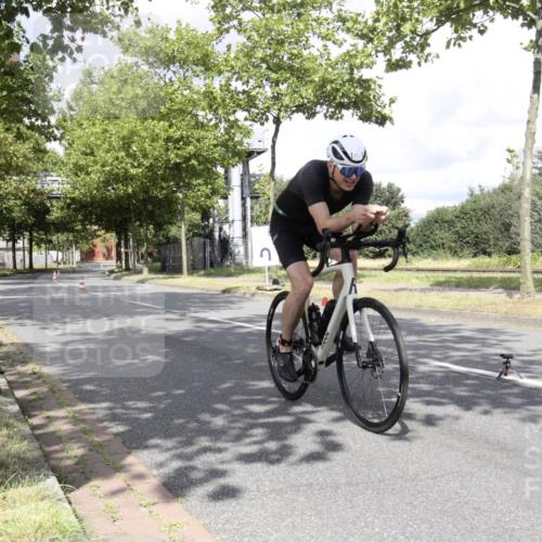 11.08.2024 - GEWOBA Citytriathlon Bremen H.Heesch http://msf.ph/oto/6769208 11.08.2024 11:34:26 Radfahren 812 meine-sportfotos.de