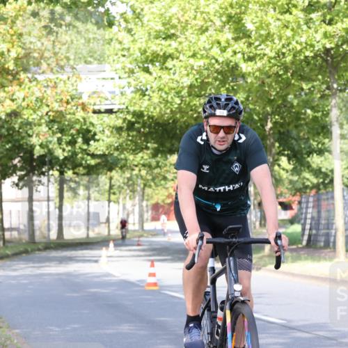 11.08.2024 - GEWOBA Citytriathlon Bremen H.Heesch http://msf.ph/oto/6769209 11.08.2024 10:25:54 Radfahren 12, 13, 36, 54, 93 meine-sportfotos.de