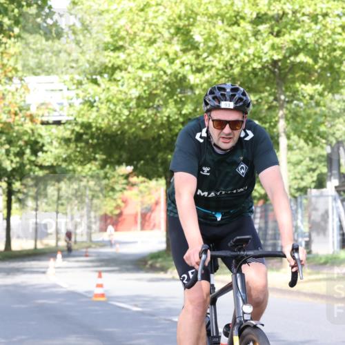 11.08.2024 - GEWOBA Citytriathlon Bremen H.Heesch http://msf.ph/oto/6769217 11.08.2024 10:25:54 Radfahren 12, 13, 36, 54, 93 meine-sportfotos.de
