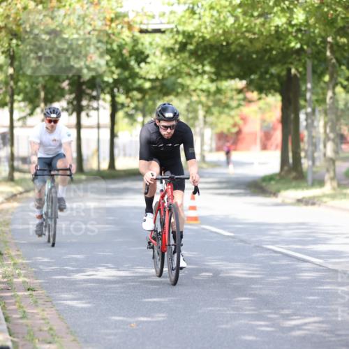 11.08.2024 - GEWOBA Citytriathlon Bremen H.Heesch http://msf.ph/oto/6769218 11.08.2024 10:42:33 Radfahren 12, 67, 68, 74, 88, 106 meine-sportfotos.de