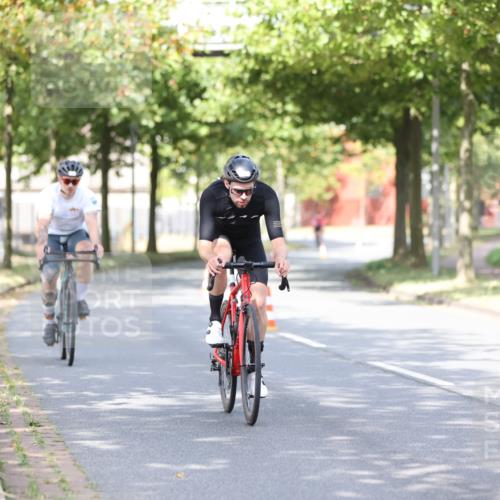 11.08.2024 - GEWOBA Citytriathlon Bremen H.Heesch http://msf.ph/oto/6769220 11.08.2024 10:42:34 Radfahren 12, 67, 68, 74, 88, 106 meine-sportfotos.de