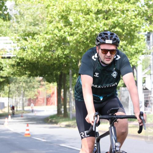 11.08.2024 - GEWOBA Citytriathlon Bremen H.Heesch http://msf.ph/oto/6769221 11.08.2024 10:25:54 Radfahren 12, 13, 36, 54, 93 meine-sportfotos.de