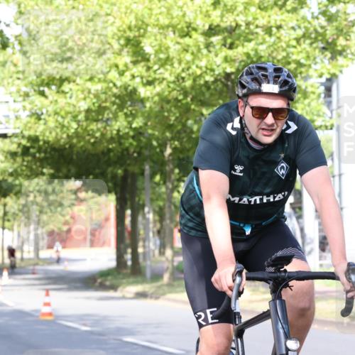 11.08.2024 - GEWOBA Citytriathlon Bremen H.Heesch http://msf.ph/oto/6769223 11.08.2024 10:25:54 Radfahren 12, 13, 36, 54, 93 meine-sportfotos.de