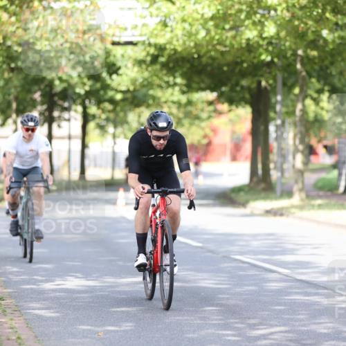 11.08.2024 - GEWOBA Citytriathlon Bremen H.Heesch http://msf.ph/oto/6769224 11.08.2024 10:42:34 Radfahren 12, 67, 68, 74, 88, 106 meine-sportfotos.de