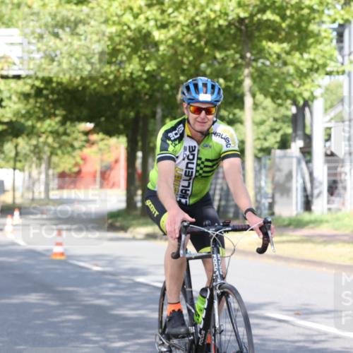 11.08.2024 - GEWOBA Citytriathlon Bremen H.Heesch http://msf.ph/oto/6769231 11.08.2024 10:26:11 Radfahren 36, 39, 54, 97 meine-sportfotos.de