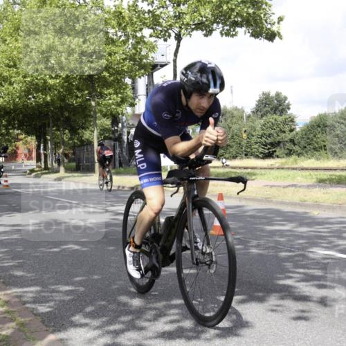 11.08.2024 - GEWOBA Citytriathlon Bremen H.Heesch http://msf.ph/oto/6769233 11.08.2024 11:35:51 Radfahren 783 meine-sportfotos.de