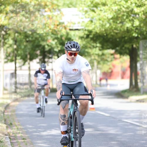 11.08.2024 - GEWOBA Citytriathlon Bremen H.Heesch http://msf.ph/oto/6769239 11.08.2024 10:42:35 Radfahren 12, 67, 68, 74, 88, 106 meine-sportfotos.de