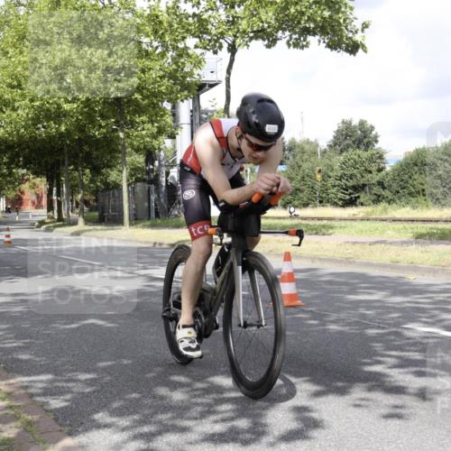 11.08.2024 - GEWOBA Citytriathlon Bremen H.Heesch http://msf.ph/oto/6769243 11.08.2024 11:36:25 Radfahren 762, 818 meine-sportfotos.de