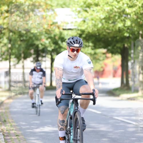 11.08.2024 - GEWOBA Citytriathlon Bremen H.Heesch http://msf.ph/oto/6769245 11.08.2024 10:42:35 Radfahren 12, 67, 68, 74, 88, 106 meine-sportfotos.de