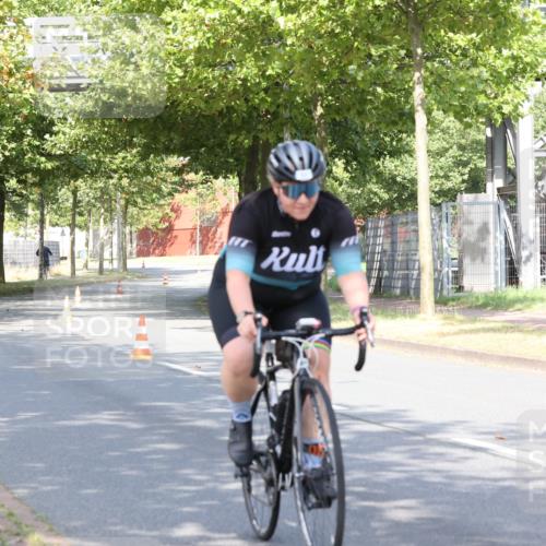 11.08.2024 - GEWOBA Citytriathlon Bremen H.Heesch http://msf.ph/oto/6769247 11.08.2024 10:26:12 Radfahren 36, 39, 54, 97 meine-sportfotos.de