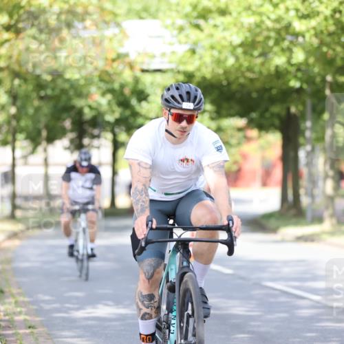 11.08.2024 - GEWOBA Citytriathlon Bremen H.Heesch http://msf.ph/oto/6769248 11.08.2024 10:42:35 Radfahren 12, 67, 68, 74, 88, 106 meine-sportfotos.de