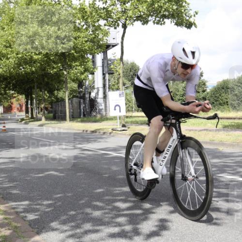 11.08.2024 - GEWOBA Citytriathlon Bremen H.Heesch http://msf.ph/oto/6769256 11.08.2024 11:37:27 Radfahren 844 meine-sportfotos.de