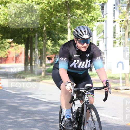 11.08.2024 - GEWOBA Citytriathlon Bremen H.Heesch http://msf.ph/oto/6769258 11.08.2024 10:26:12 Radfahren 36, 39, 54, 97 meine-sportfotos.de