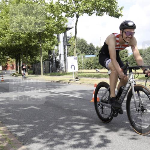 11.08.2024 - GEWOBA Citytriathlon Bremen H.Heesch http://msf.ph/oto/6769259 11.08.2024 11:37:41 Radfahren 844, 856, 898 meine-sportfotos.de