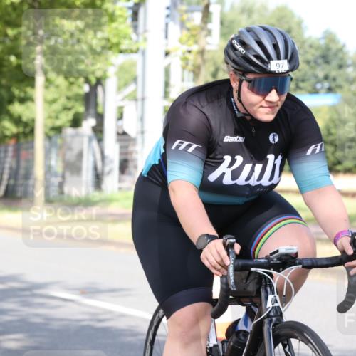 11.08.2024 - GEWOBA Citytriathlon Bremen H.Heesch http://msf.ph/oto/6769268 11.08.2024 10:26:12 Radfahren 36, 39, 54, 97 meine-sportfotos.de