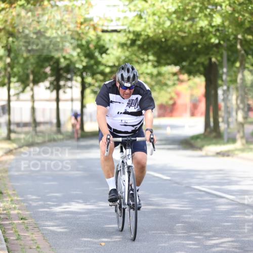 11.08.2024 - GEWOBA Citytriathlon Bremen H.Heesch http://msf.ph/oto/6769271 11.08.2024 10:42:36 Radfahren 12, 67, 68, 74, 88, 106 meine-sportfotos.de