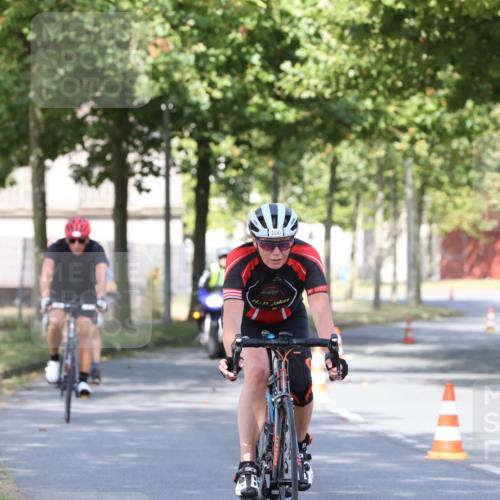 11.08.2024 - GEWOBA Citytriathlon Bremen H.Heesch http://msf.ph/oto/6769282 11.08.2024 10:27:46 Radfahren 100, 115 meine-sportfotos.de