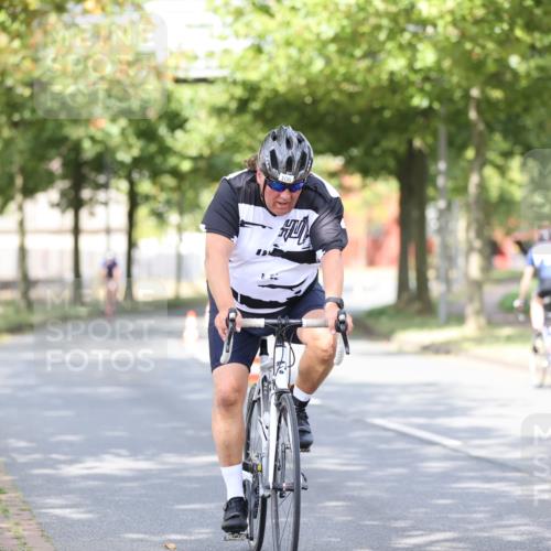 11.08.2024 - GEWOBA Citytriathlon Bremen H.Heesch http://msf.ph/oto/6769283 11.08.2024 10:42:36 Radfahren 12, 67, 68, 74, 88, 106 meine-sportfotos.de
