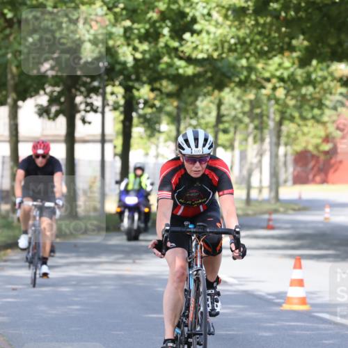 11.08.2024 - GEWOBA Citytriathlon Bremen H.Heesch http://msf.ph/oto/6769286 11.08.2024 10:27:46 Radfahren 100, 115 meine-sportfotos.de