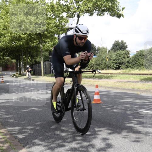 11.08.2024 - GEWOBA Citytriathlon Bremen H.Heesch http://msf.ph/oto/6769288 11.08.2024 11:38:43 Radfahren 769, 791, 824, 1038 meine-sportfotos.de