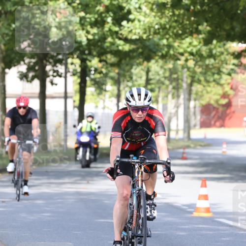 11.08.2024 - GEWOBA Citytriathlon Bremen H.Heesch http://msf.ph/oto/6769289 11.08.2024 10:27:46 Radfahren 100, 115 meine-sportfotos.de