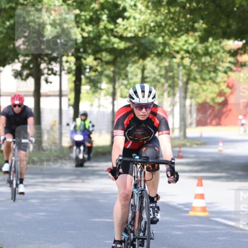 11.08.2024 - GEWOBA Citytriathlon Bremen H.Heesch http://msf.ph/oto/6769292 11.08.2024 10:27:46 Radfahren 100, 115 meine-sportfotos.de