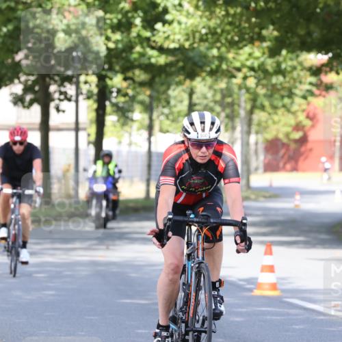 11.08.2024 - GEWOBA Citytriathlon Bremen H.Heesch http://msf.ph/oto/6769295 11.08.2024 10:27:46 Radfahren 100, 115 meine-sportfotos.de