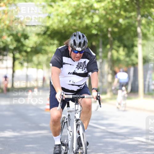 11.08.2024 - GEWOBA Citytriathlon Bremen H.Heesch http://msf.ph/oto/6769296 11.08.2024 10:42:36 Radfahren 12, 67, 68, 74, 88, 106 meine-sportfotos.de