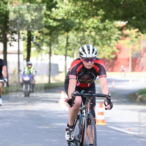 11.08.2024 - GEWOBA Citytriathlon Bremen H.Heesch http://msf.ph/oto/6769304 11.08.2024 10:27:46 Radfahren 100, 115 meine-sportfotos.de