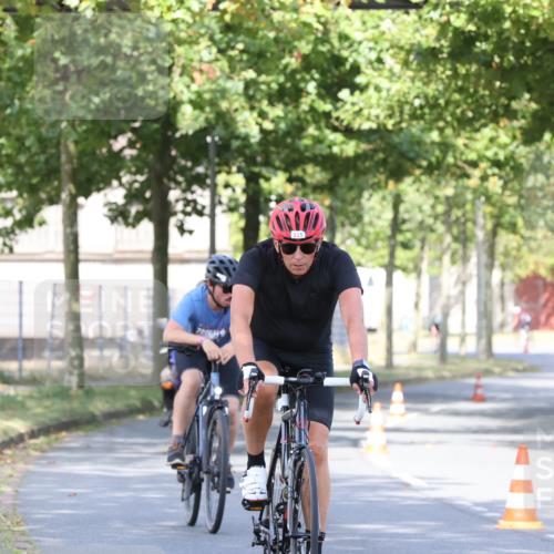 11.08.2024 - GEWOBA Citytriathlon Bremen H.Heesch http://msf.ph/oto/6769307 11.08.2024 10:27:47 Radfahren 100, 115 meine-sportfotos.de