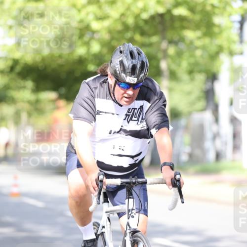 11.08.2024 - GEWOBA Citytriathlon Bremen H.Heesch http://msf.ph/oto/6769311 11.08.2024 10:42:37 Radfahren 12, 67, 68, 74, 88, 106 meine-sportfotos.de