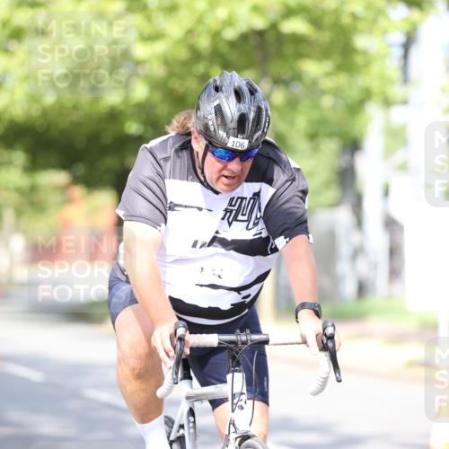 11.08.2024 - GEWOBA Citytriathlon Bremen H.Heesch http://msf.ph/oto/6769313 11.08.2024 10:42:37 Radfahren 12, 67, 68, 74, 88, 106 meine-sportfotos.de