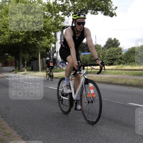 11.08.2024 - GEWOBA Citytriathlon Bremen H.Heesch http://msf.ph/oto/6769316 11.08.2024 11:39:58 Radfahren 744, 807, 820, 878 meine-sportfotos.de