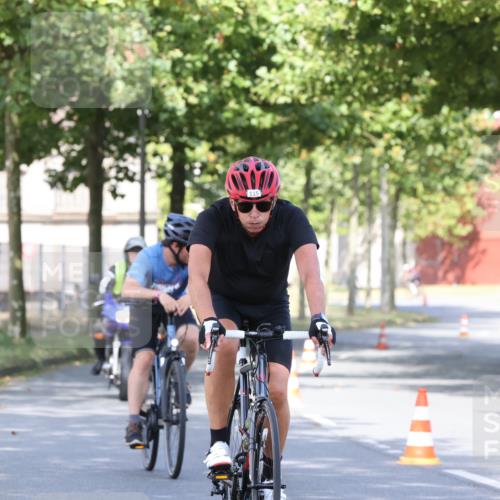 11.08.2024 - GEWOBA Citytriathlon Bremen H.Heesch http://msf.ph/oto/6769318 11.08.2024 10:27:48 Radfahren 100, 115 meine-sportfotos.de