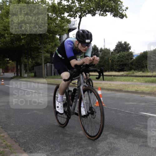 11.08.2024 - GEWOBA Citytriathlon Bremen H.Heesch http://msf.ph/oto/6769319 11.08.2024 11:40:07 Radfahren 744, 807, 820, 858, 878 meine-sportfotos.de