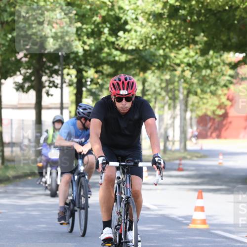 11.08.2024 - GEWOBA Citytriathlon Bremen H.Heesch http://msf.ph/oto/6769321 11.08.2024 10:27:48 Radfahren 100, 115 meine-sportfotos.de