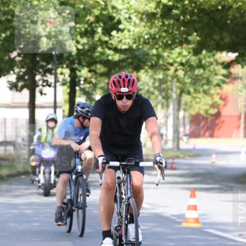11.08.2024 - GEWOBA Citytriathlon Bremen H.Heesch http://msf.ph/oto/6769323 11.08.2024 10:27:48 Radfahren 100, 115 meine-sportfotos.de