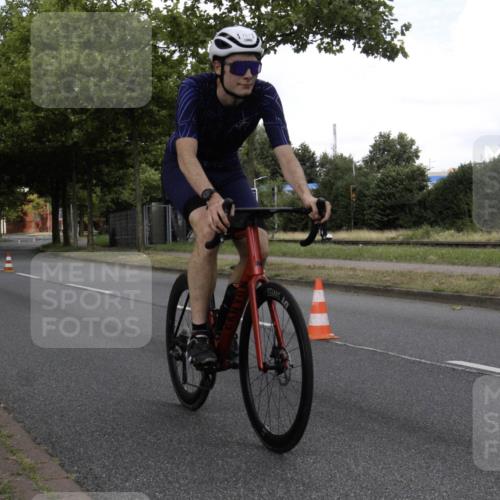 11.08.2024 - GEWOBA Citytriathlon Bremen H.Heesch http://msf.ph/oto/6769329 11.08.2024 11:40:30 Radfahren 754, 767, 772, 858 meine-sportfotos.de
