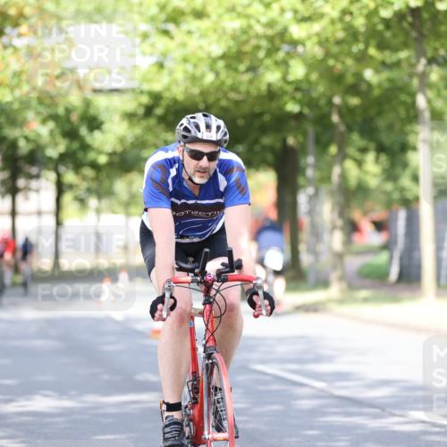 11.08.2024 - GEWOBA Citytriathlon Bremen H.Heesch http://msf.ph/oto/6769336 11.08.2024 10:42:42 Radfahren 12, 18, 67, 68, 70, 74, 88, 106 meine-sportfotos.de