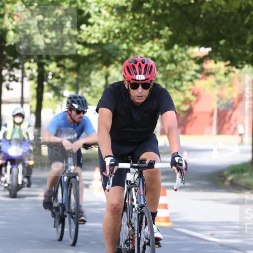 11.08.2024 - GEWOBA Citytriathlon Bremen H.Heesch http://msf.ph/oto/6769340 11.08.2024 10:27:48 Radfahren 100, 115 meine-sportfotos.de
