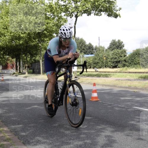 11.08.2024 - GEWOBA Citytriathlon Bremen H.Heesch http://msf.ph/oto/6769341 11.08.2024 11:41:09 Radfahren 995 meine-sportfotos.de