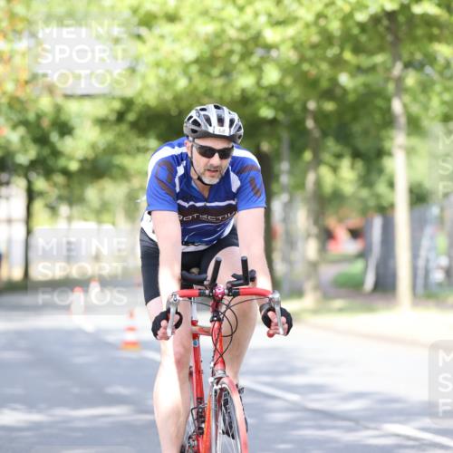 11.08.2024 - GEWOBA Citytriathlon Bremen H.Heesch http://msf.ph/oto/6769342 11.08.2024 10:42:42 Radfahren 12, 18, 67, 68, 70, 74, 88, 106 meine-sportfotos.de