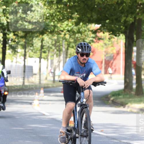 11.08.2024 - GEWOBA Citytriathlon Bremen H.Heesch http://msf.ph/oto/6769344 11.08.2024 10:27:49 Radfahren 100, 115 meine-sportfotos.de
