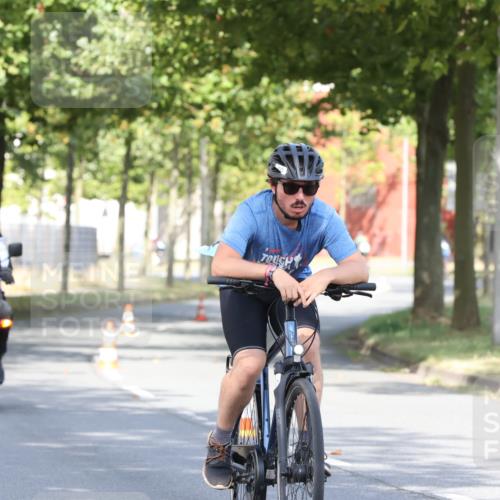 11.08.2024 - GEWOBA Citytriathlon Bremen H.Heesch http://msf.ph/oto/6769346 11.08.2024 10:27:49 Radfahren 100, 115 meine-sportfotos.de