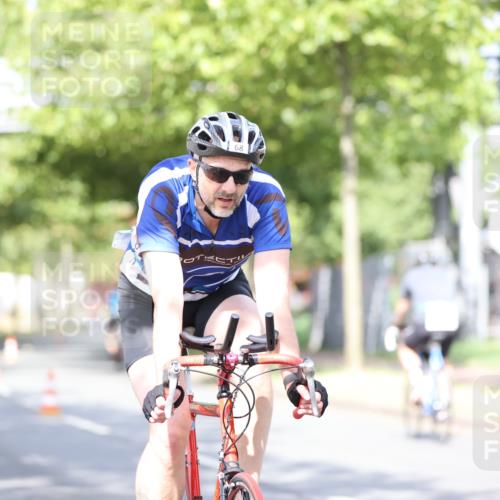 11.08.2024 - GEWOBA Citytriathlon Bremen H.Heesch http://msf.ph/oto/6769351 11.08.2024 10:42:42 Radfahren 12, 18, 67, 68, 70, 74, 88, 106 meine-sportfotos.de