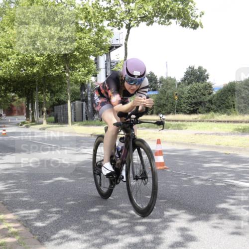 11.08.2024 - GEWOBA Citytriathlon Bremen H.Heesch http://msf.ph/oto/6769352 11.08.2024 11:41:39 Radfahren 758, 786, 835, 859, 896, 902, 965, 1020 meine-sportfotos.de