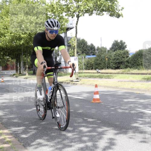 11.08.2024 - GEWOBA Citytriathlon Bremen H.Heesch http://msf.ph/oto/6769355 11.08.2024 11:41:40 Radfahren 758, 786, 835, 859, 896, 902, 965, 1020 meine-sportfotos.de